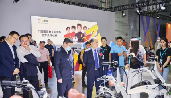 电动车巨头的行业大会，新日领衔发言是什么概念？无锡展杀疯了