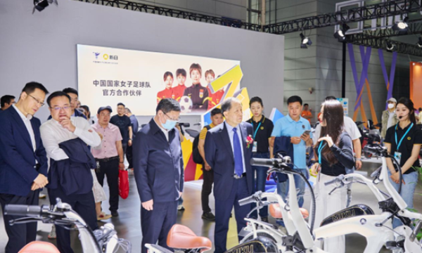 电动车巨头的行业大会，新日领衔发言是什么概念？无锡展杀疯了